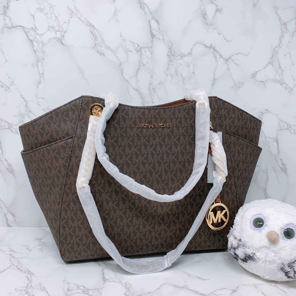 Michael Kors JST Large Chain Shoulder Bag